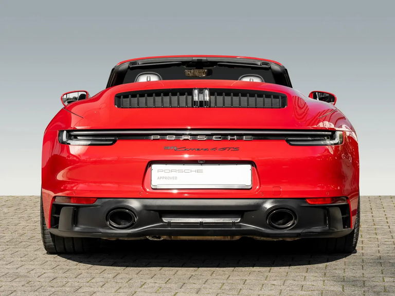 Porsche 992 Carrera 4 GTS