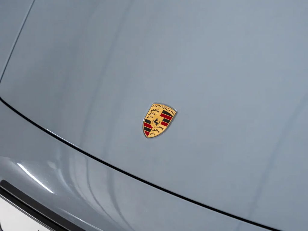 Porsche 992 Carrera 4 GTS