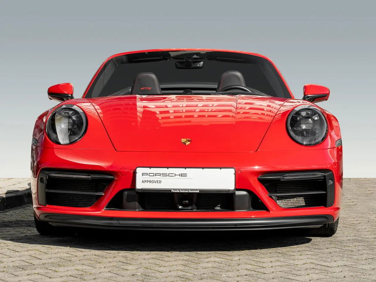 Porsche 992 Carrera 4 GTS