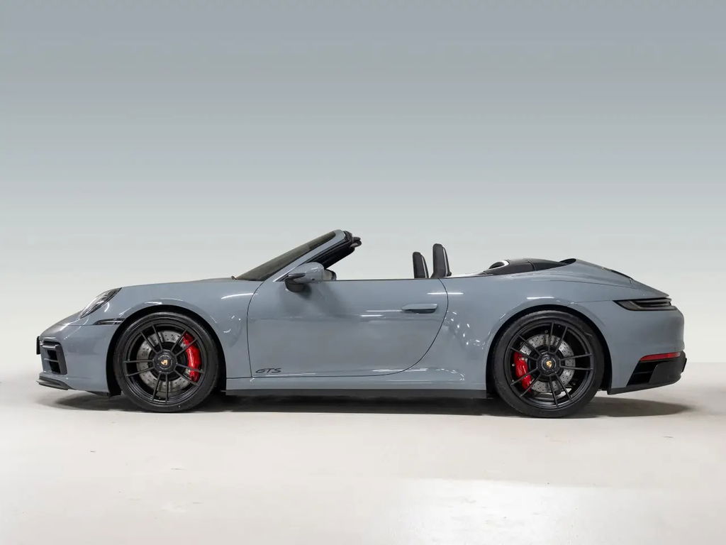 Porsche 992 Carrera 4 GTS