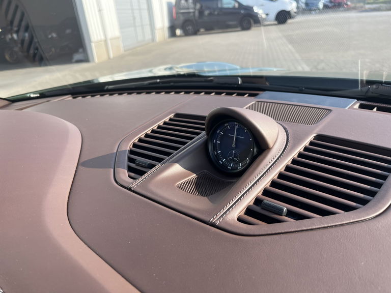 Porsche 992.2 Carrera GTS