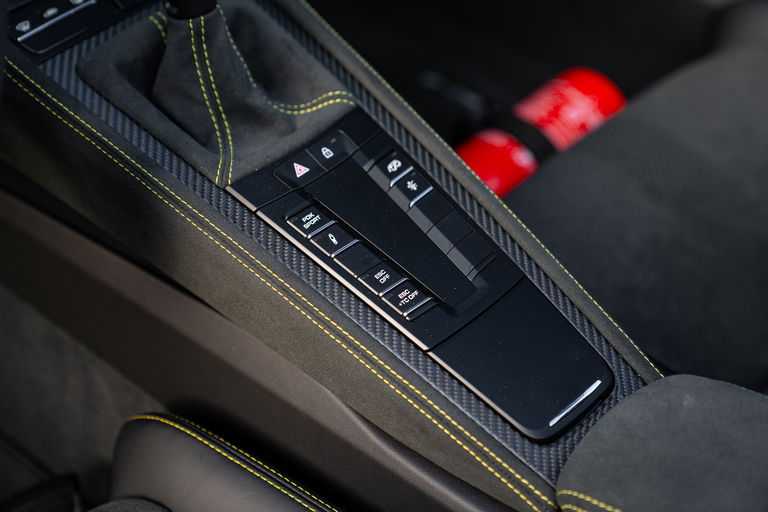 Porsche 718 Spyder RS