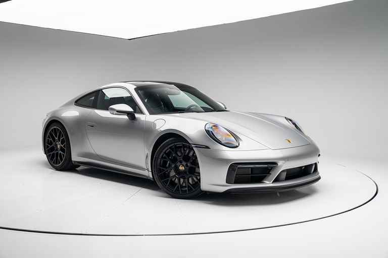 Porsche 992 Carrera 4 GTS