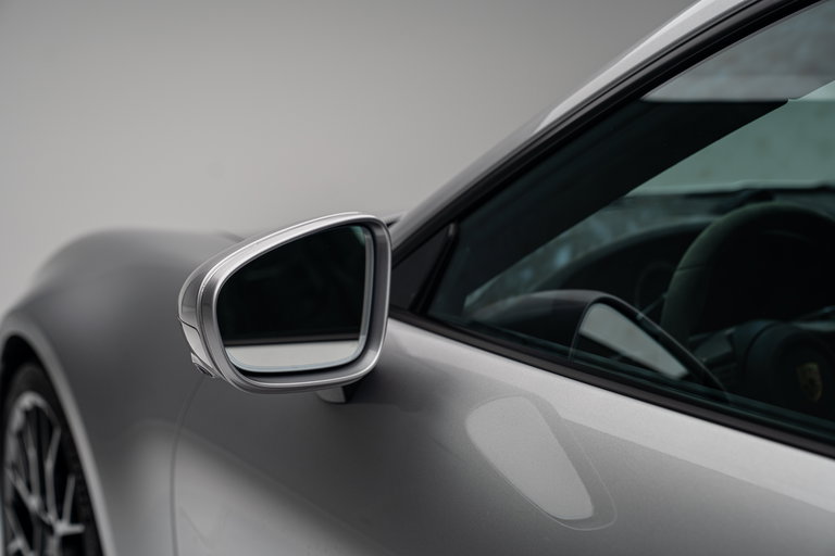 Porsche 992 Carrera 4 GTS