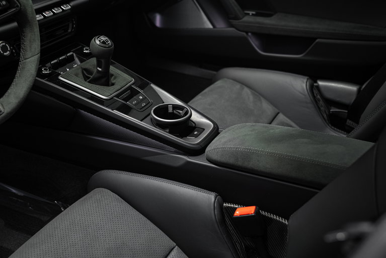 Porsche 992 Carrera 4 GTS