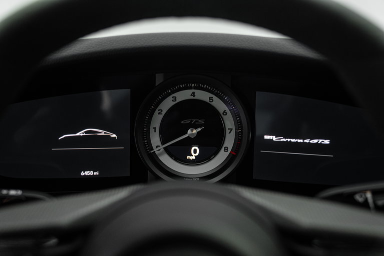 Porsche 992 Carrera 4 GTS