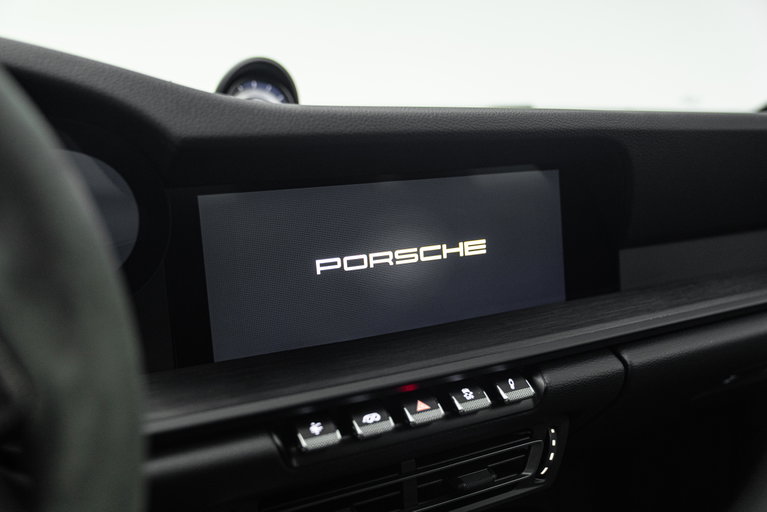 Porsche 992 Carrera 4 GTS