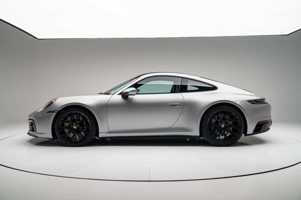 Porsche 992 Carrera 4 GTS