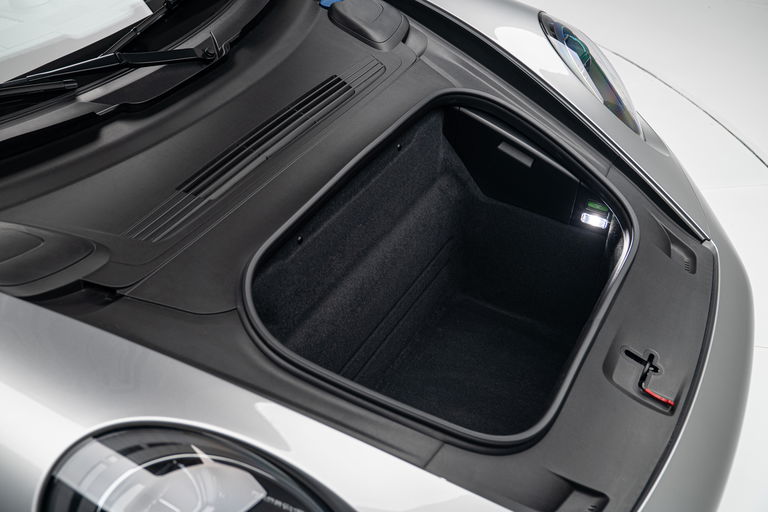 Porsche 992 Carrera 4 GTS