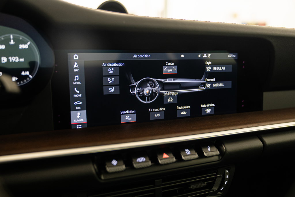 Porsche 992 Carrera 4S