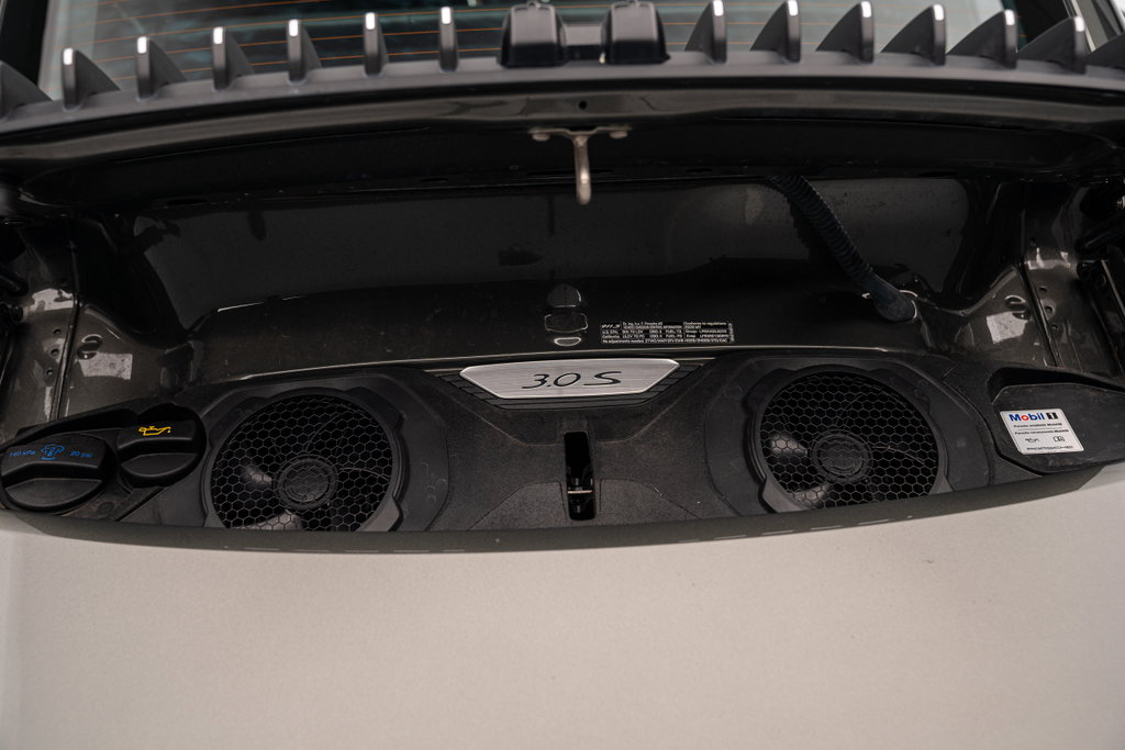 Porsche 992 Carrera 4S