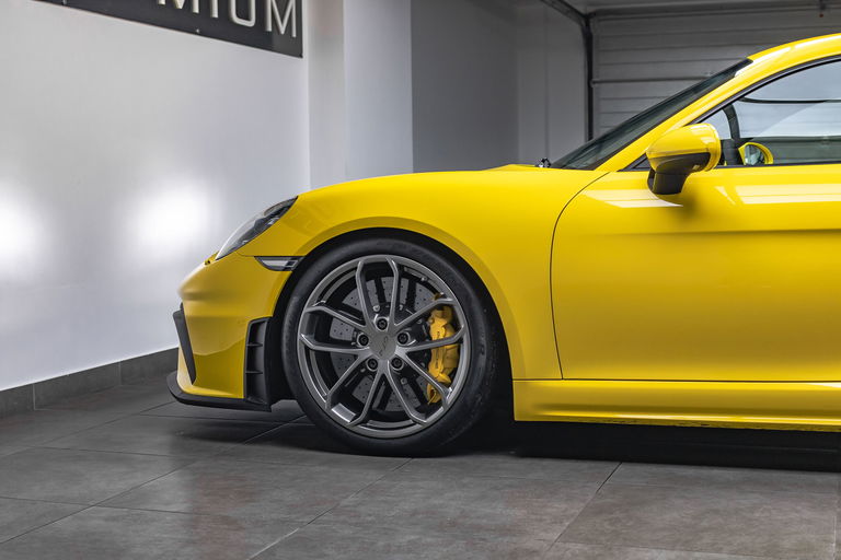 Porsche 718 Cayman GT4