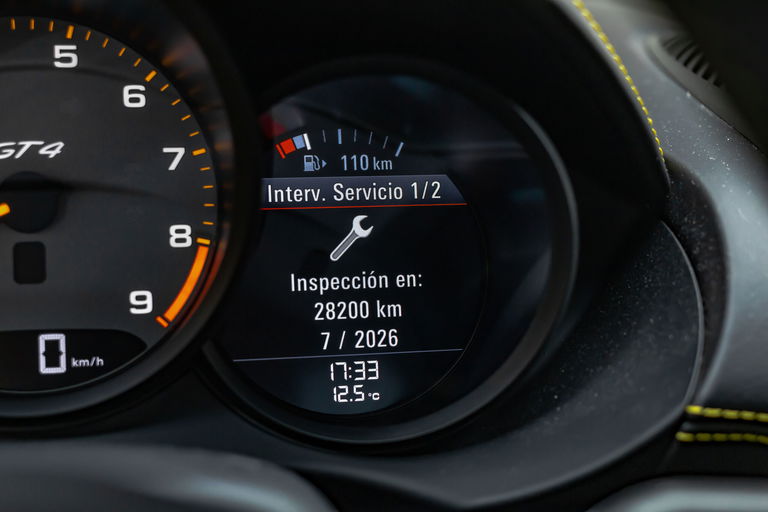 Porsche 718 Cayman GT4