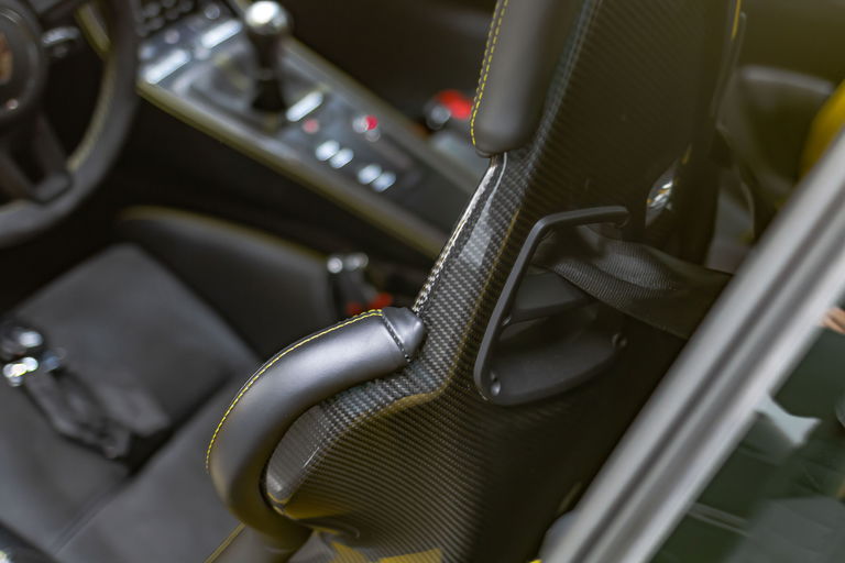 Porsche 718 Cayman GT4