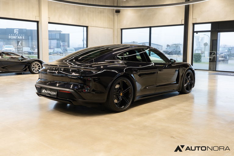 Porsche Taycan Turbo