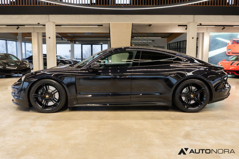 Porsche Taycan Turbo
