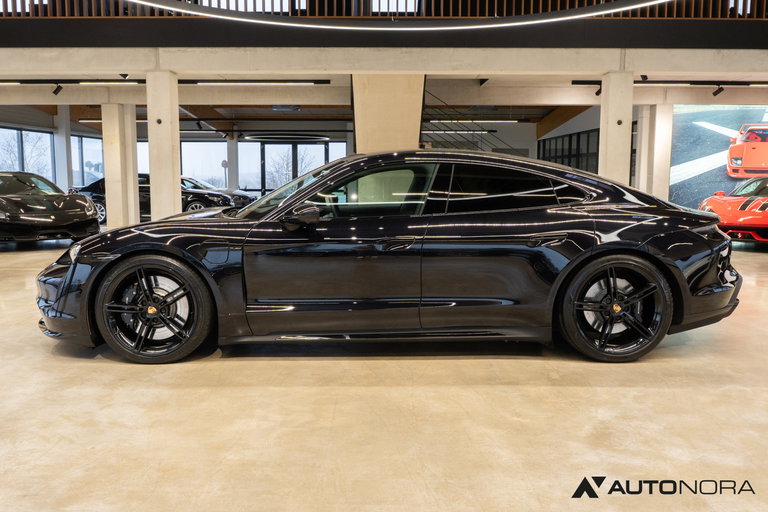 Porsche Taycan Turbo