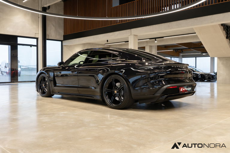 Porsche Taycan Turbo