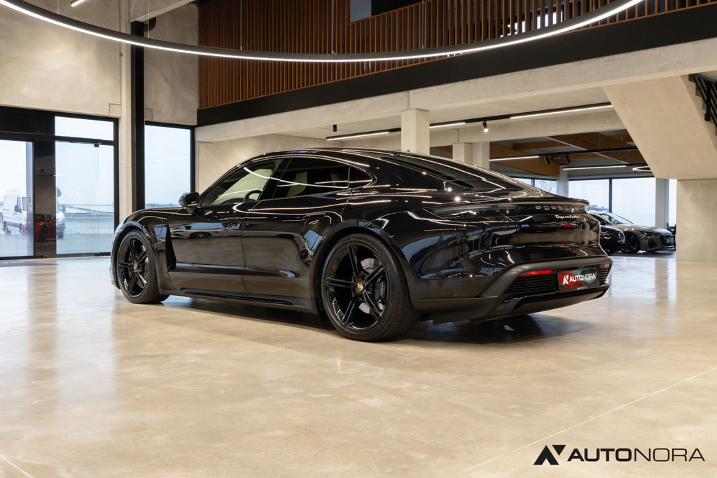 Porsche Taycan Turbo