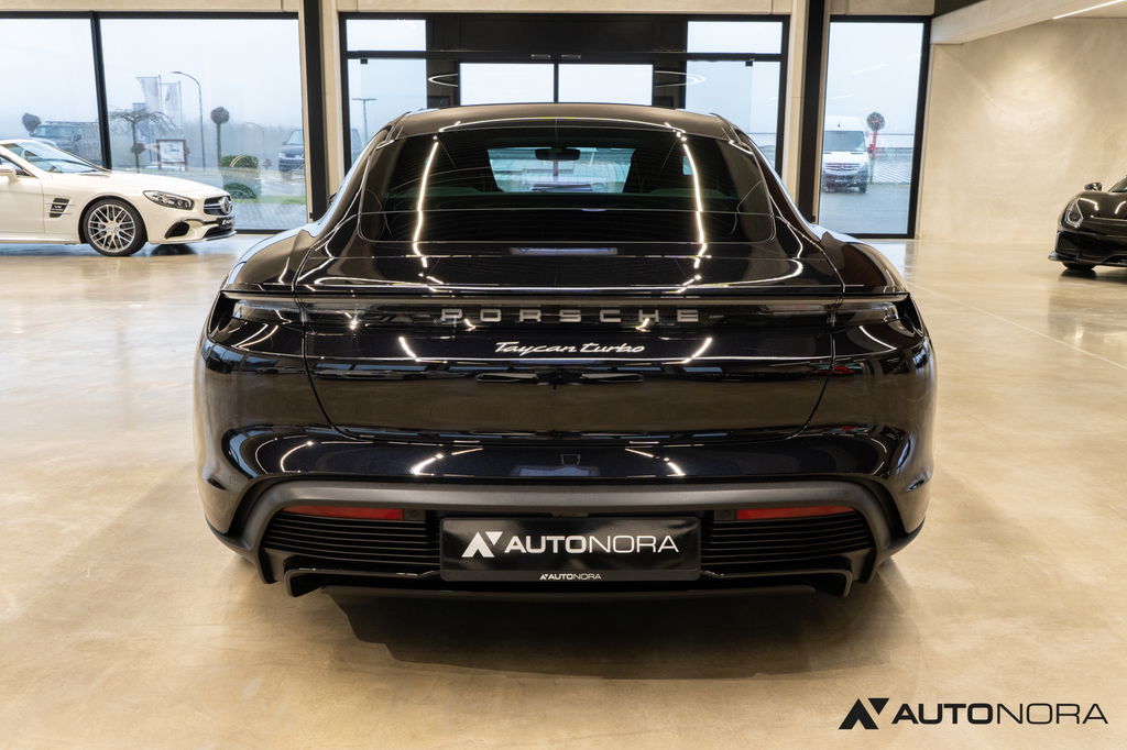 Porsche Taycan Turbo