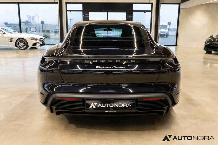 Porsche Taycan Turbo