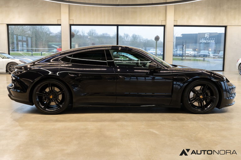 Porsche Taycan Turbo
