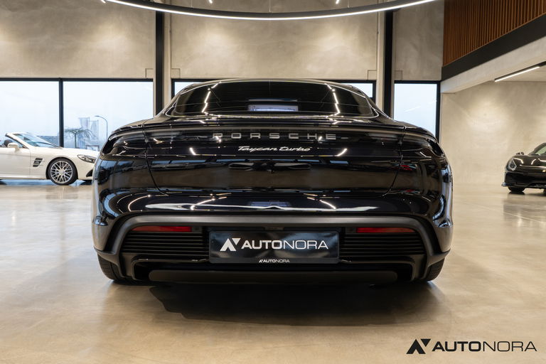Porsche Taycan Turbo
