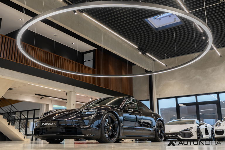 Porsche Taycan Turbo