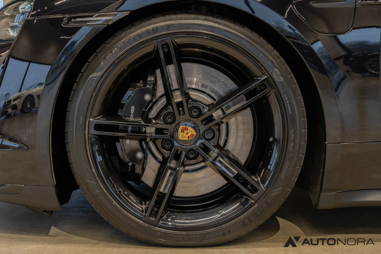 Porsche Taycan Turbo