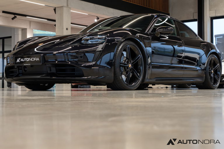 Porsche Taycan Turbo