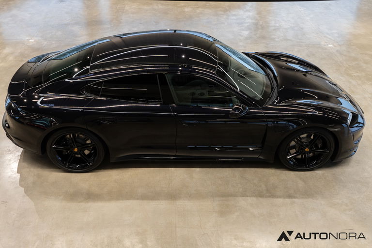 Porsche Taycan Turbo