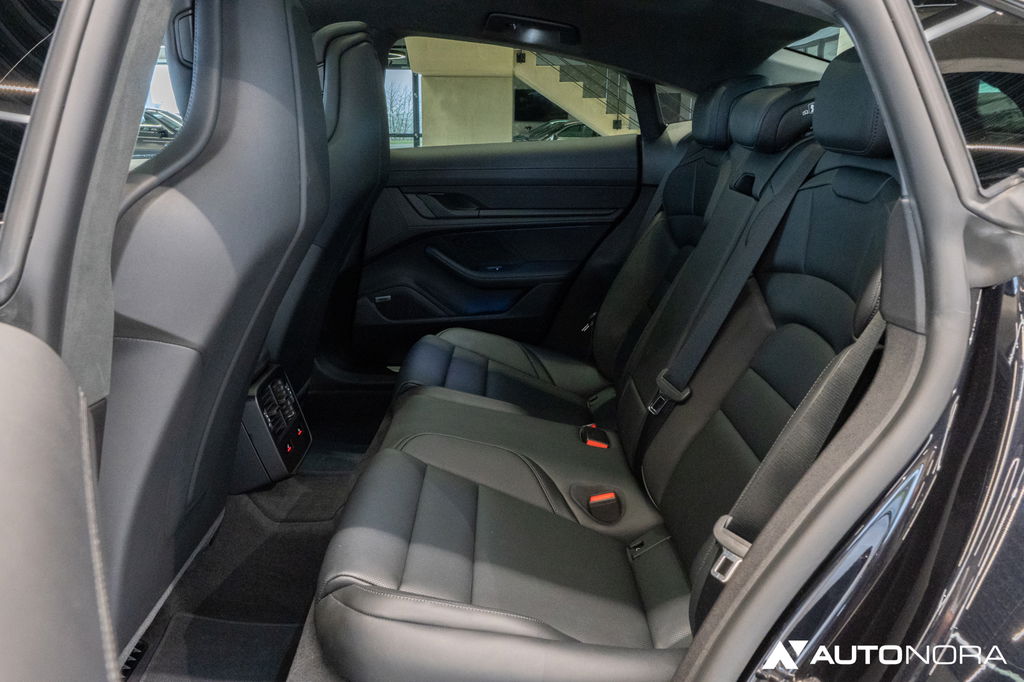 Porsche Taycan Turbo