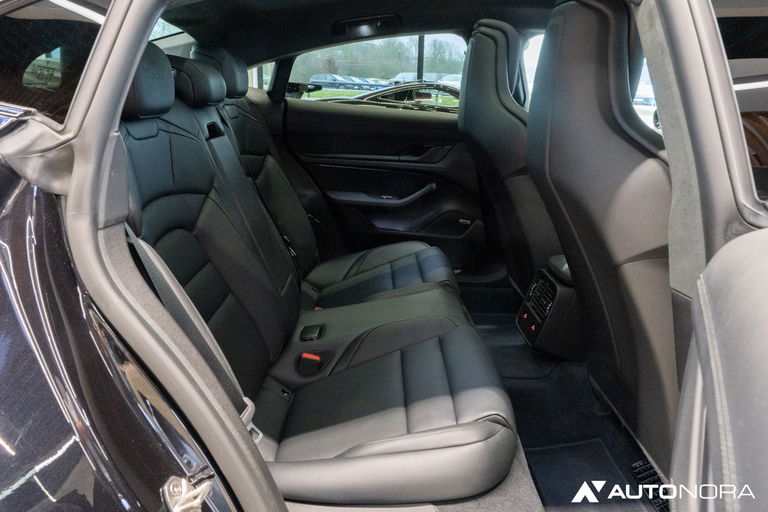 Porsche Taycan Turbo