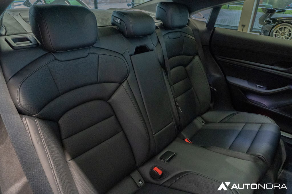 Porsche Taycan Turbo