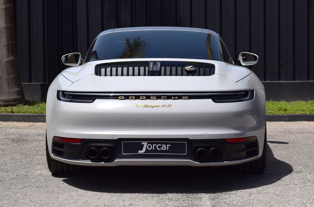 Porsche 992 Heritage Design Edition