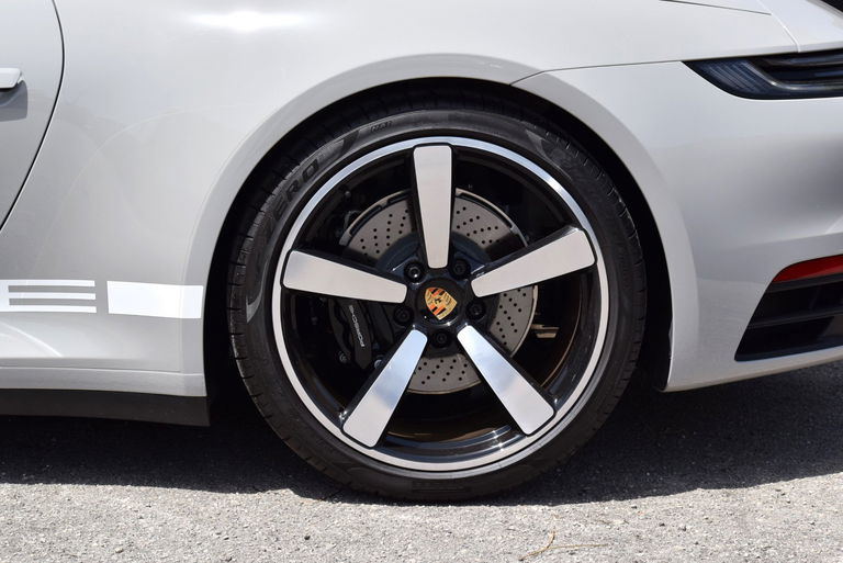 Porsche 992 Heritage Design Edition