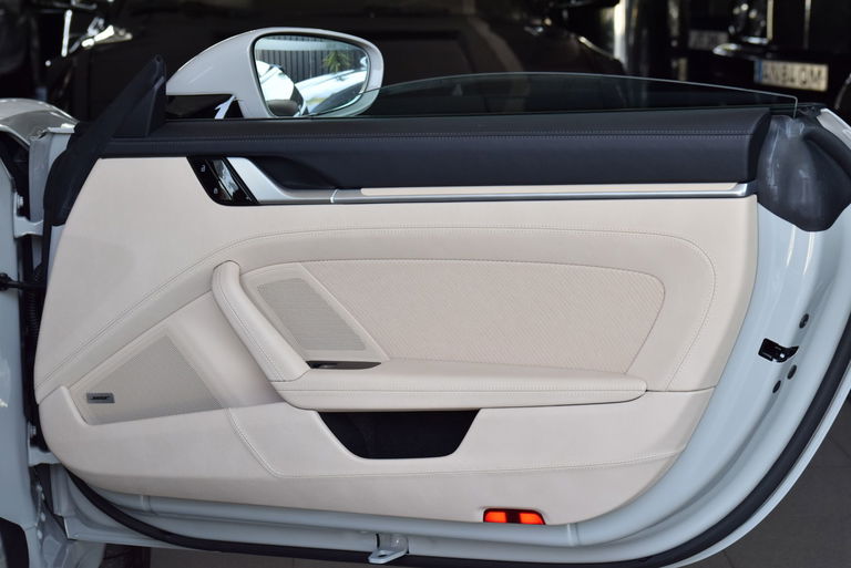 Porsche 992 Heritage Design Edition