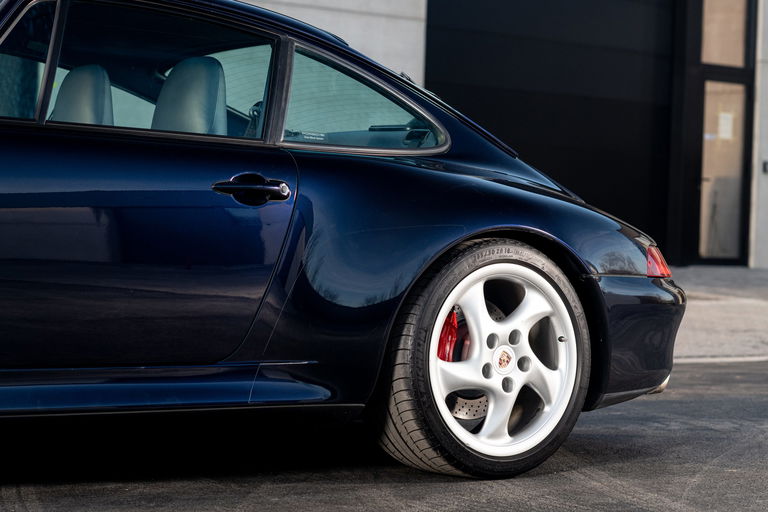 Porsche 993 Carrera 4S
