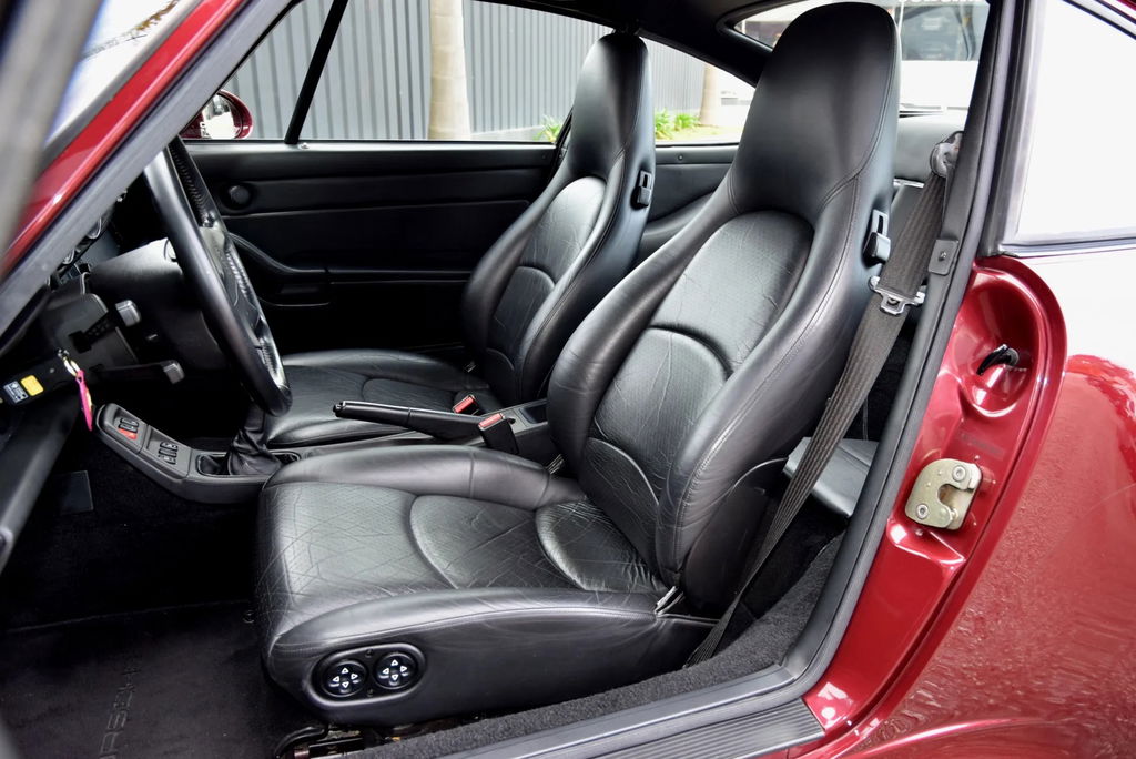 Porsche 993 Carrera 4S