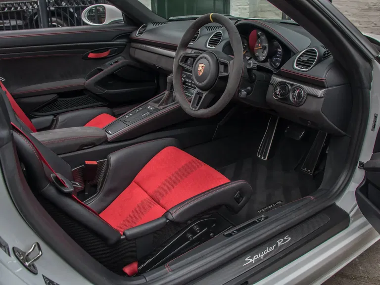 Porsche 718 Spyder RS