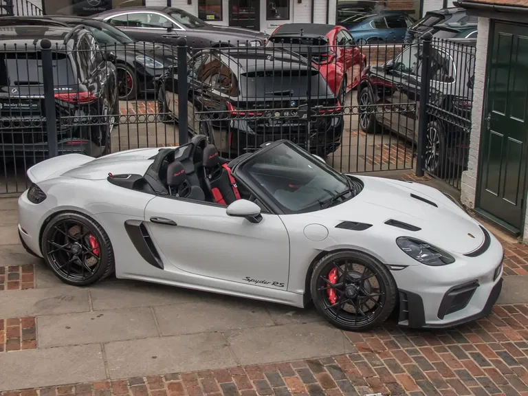 Porsche 718 Spyder RS