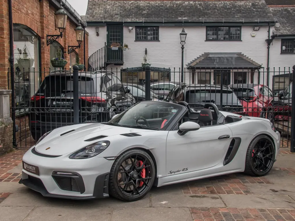 Porsche 718 Spyder RS