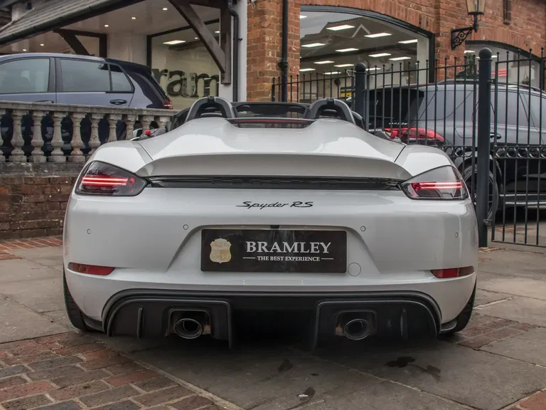 Porsche 718 Spyder RS