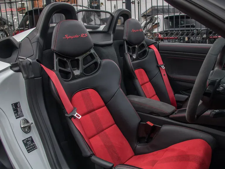 Porsche 718 Spyder RS