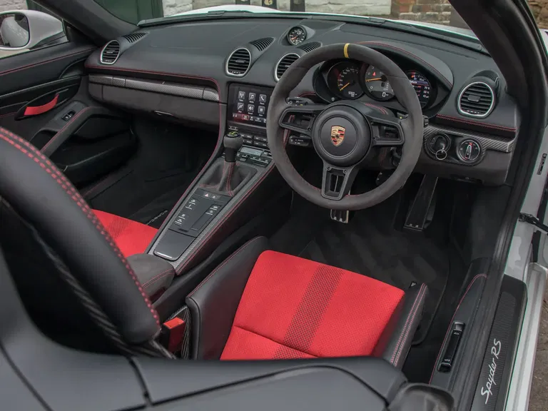 Porsche 718 Spyder RS