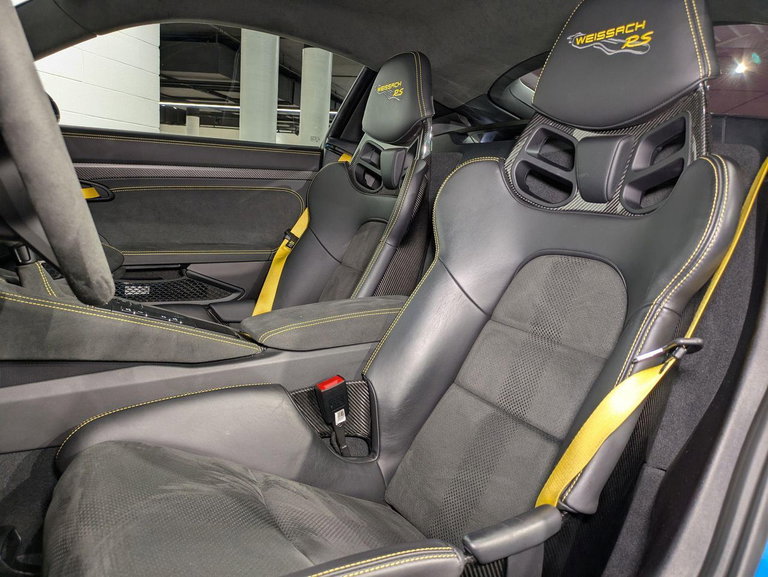 Porsche 718 Cayman GT4 RS