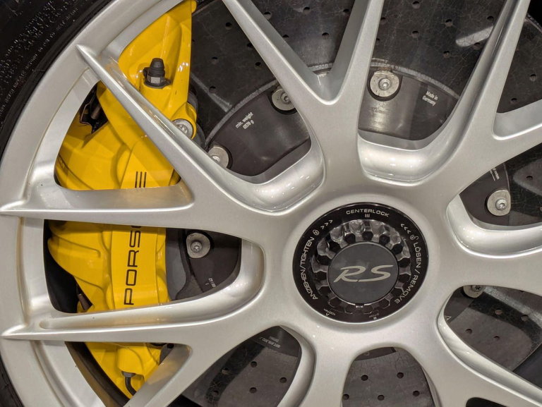 Porsche 718 Cayman GT4 RS
