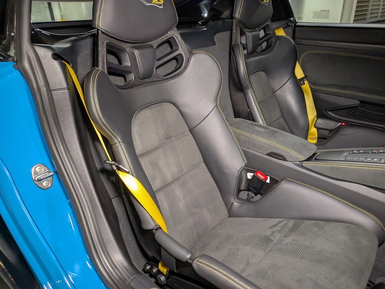 Porsche 718 Cayman GT4 RS