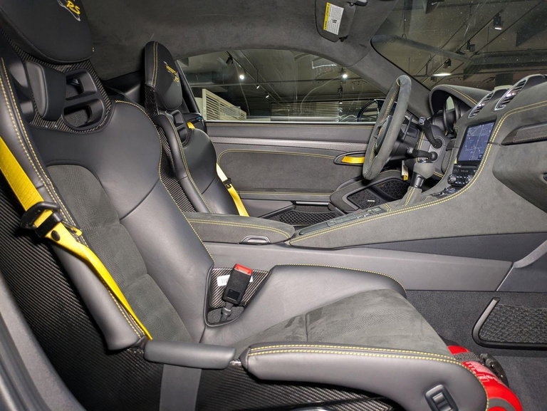 Porsche 718 Cayman GT4 RS