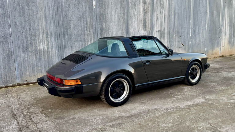 Porsche 911 Carrera 3.2